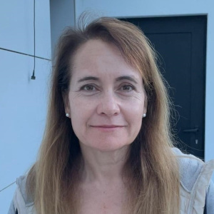   Dra. Silvia López Larrosa   